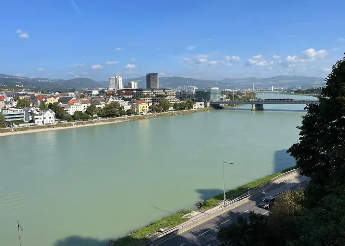 Rudolfquartier Linz, Rudolfstrasse